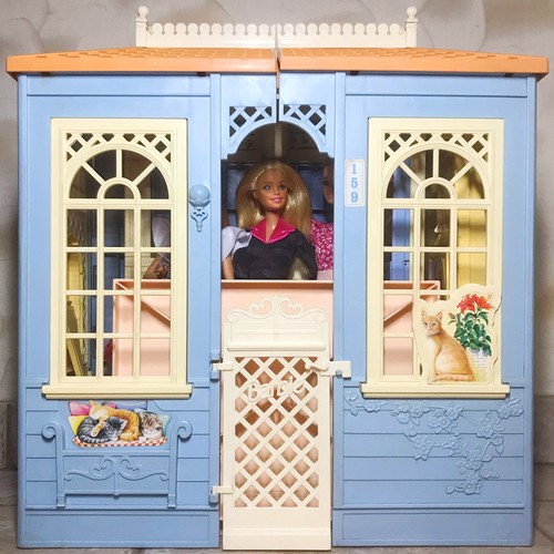Barbie family house mattel