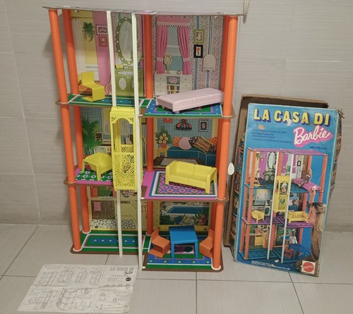 Barbie town house - town,